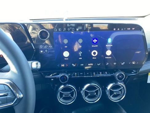 New 2025 Chevrolet Blazer EV LT w/ Super Cruise Package AWD/4WD image 16