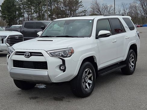 Used 2024 Toyota 4Runner TRD Off-Road Premium image 2