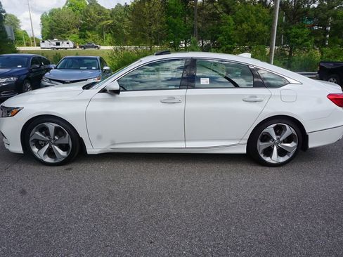 Used 2018 Honda Accord Touring image 20