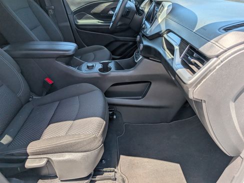 Used 2024 GMC Terrain SLE FWD image 26