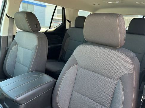 Used 2019 Chevrolet Traverse LT AWD/4WD image 3