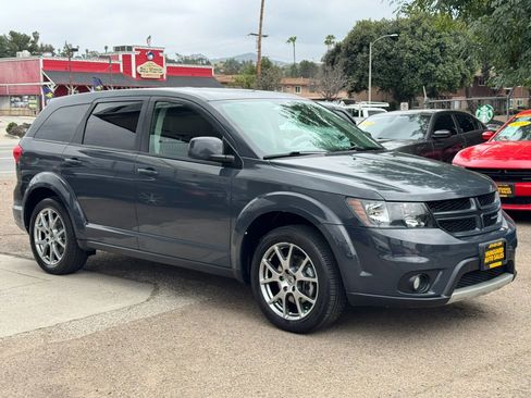 Used 2018 Dodge Journey GT FWD image 2