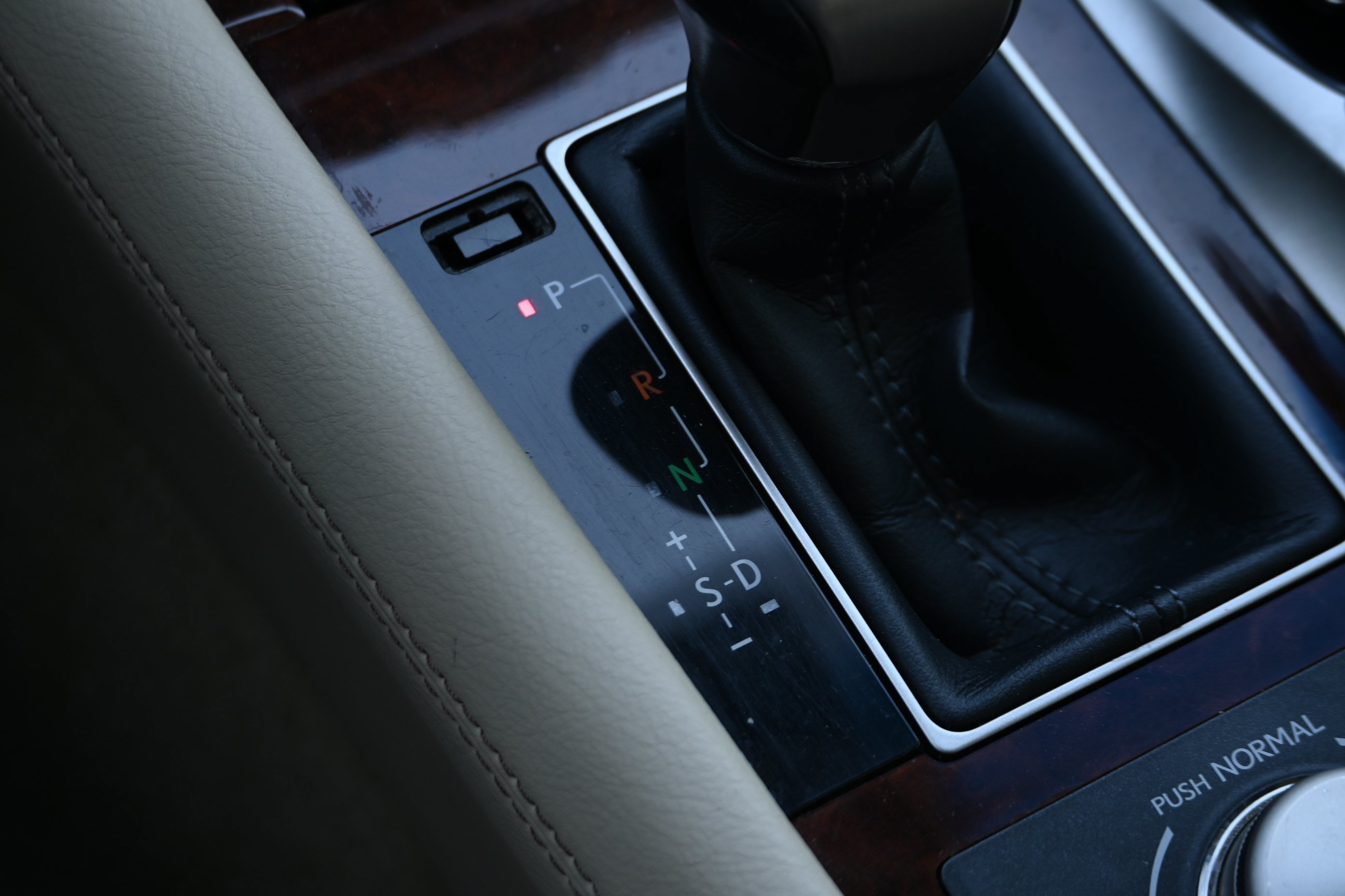 Used 2014 Lexus LS 460 w/ Comfort Package RWD image 20