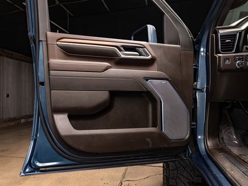 Used 2025 GMC Sierra 2500 Denali w/ Denali Reserve Package image 33