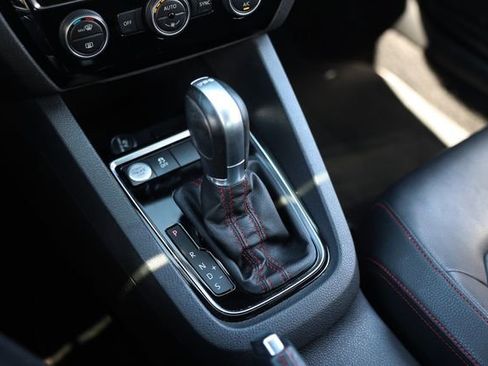 Used 2017 Volkswagen Jetta GLI image 43