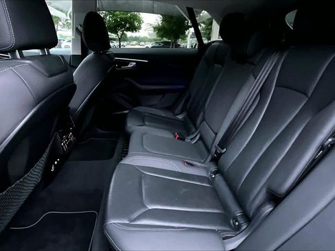 Used 2019 Audi Q8 Premium Plus w/ Premium Plus AWD/4WD image 21