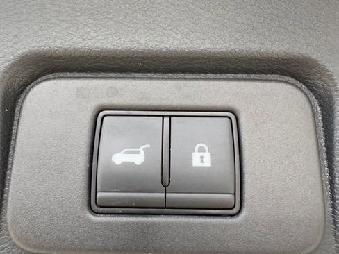 Used 2024 Nissan Rogue SL image 14