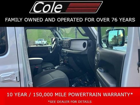 Used 2024 Jeep Wrangler Unlimited image 25