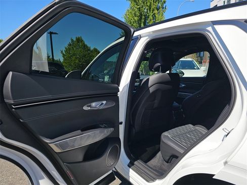 Used 2025 Genesis GV70 3.5T Sport w/ Sport Advanced Package image 18