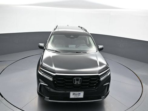 Certified 2023 Honda Pilot Touring image 37
