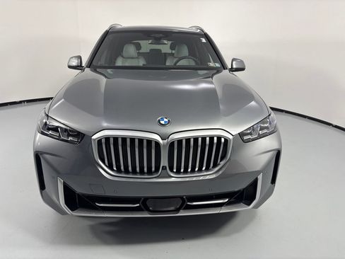 Certified 2024 BMW X5 xDrive40i w/ Premium Package AWD/4WD image 3