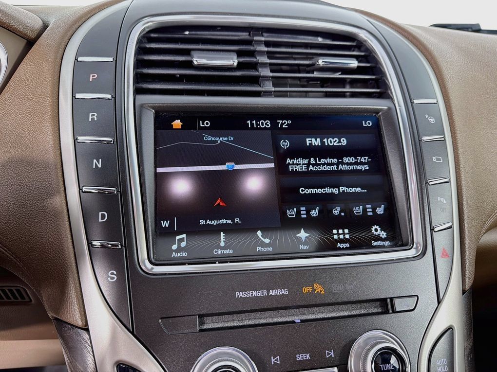 Used 2017 Lincoln MKX Reserve w/ Driver Assistance Package FWD image 19