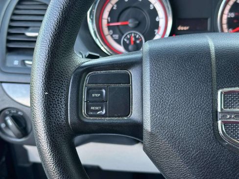 Used 2013 Dodge Grand Caravan SXT FWD image 27