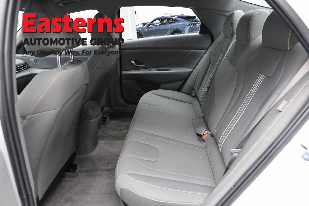 Used 2026 Hyundai Elantra Hybrid FWD image 22
