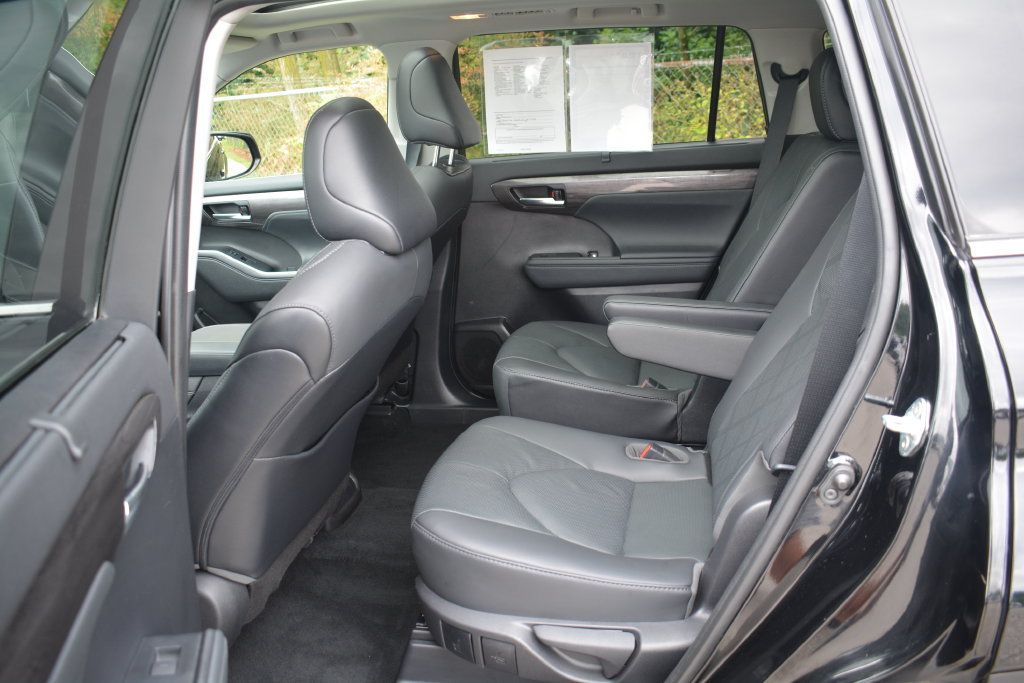 Used 2021 Toyota Highlander Platinum AWD/4WD image 25