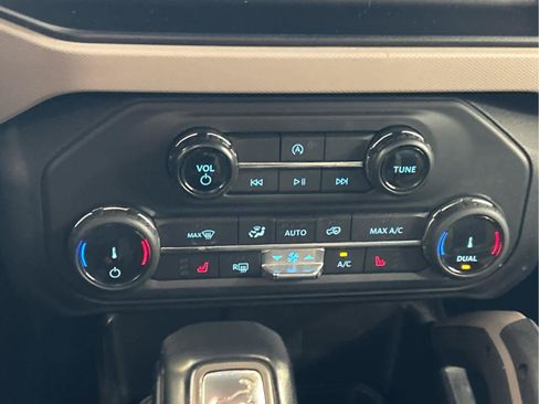 Used 2022 Ford Bronco Big Bend w/ Sasquatch Package image 24