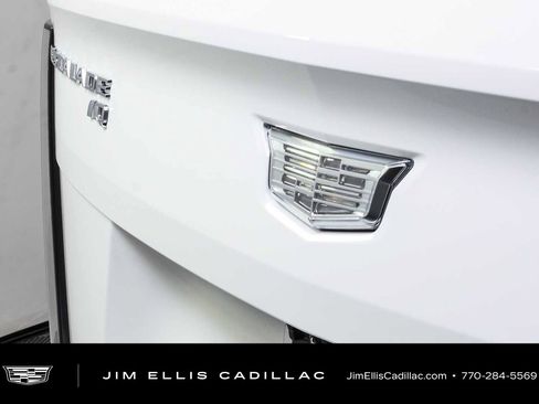 Certified 2025 Cadillac Escalade IQ Luxury 2 w/ LPO, Premium Carpet Package AWD/4WD image 38