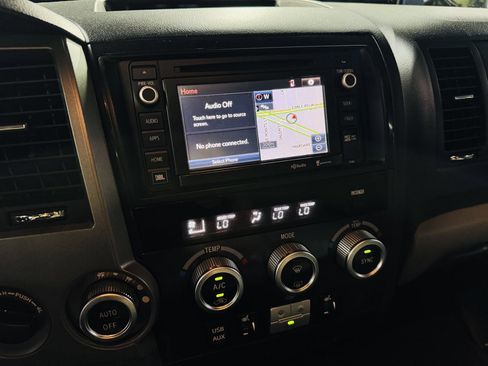 Used 2015 Toyota Sequoia Limited AWD/4WD image 17