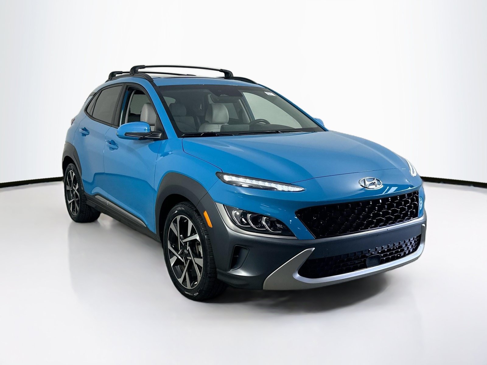 Used 2023 Hyundai Kona Limited AWD/4WD image 3