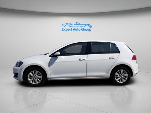 Used 2017 Volkswagen Golf S image 2