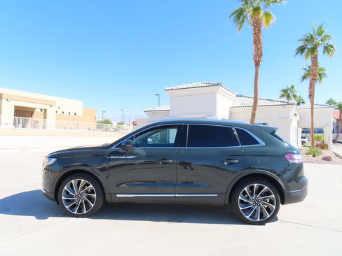 Used 2022 Lincoln Nautilus Reserve w/ Equipment Group 202A image 4