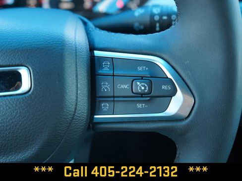 Used 2025 Jeep Compass Limited AWD/4WD image 32