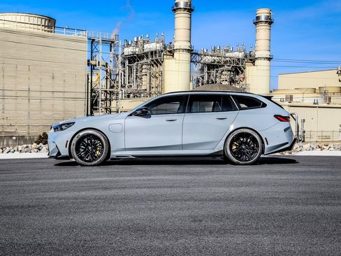 New 2026 BMW M5 Touring image 4
