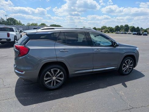 Used 2018 GMC Terrain Denali w/ Advanced Safety Package AWD/4WD image 9