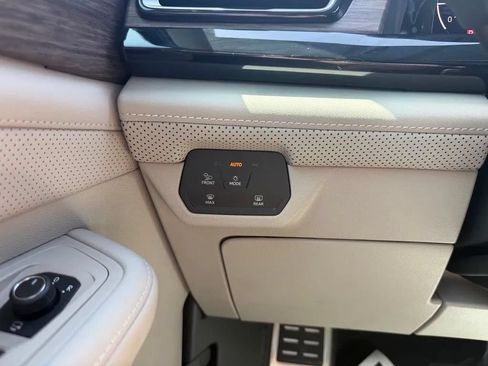 Used 2025 Volkswagen Atlas SEL Premium R-Line AWD/4WD image 14