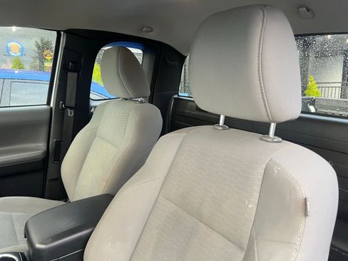 Used 2018 Toyota Tacoma SR image 23