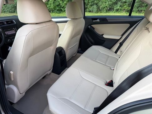 Used 2014 Volkswagen Jetta TDI FWD image 12