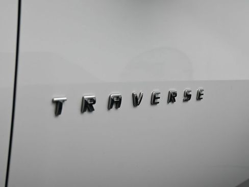 Used 2023 Chevrolet Traverse LT image 49