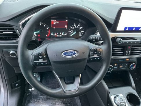 Used 2022 Ford Escape SE image 24