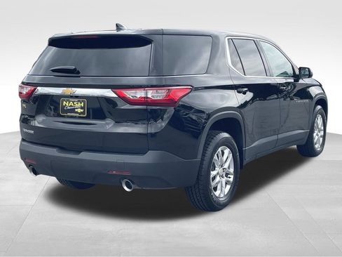 Used 2021 Chevrolet Traverse LS image 3