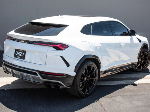 Used 2020 Lamborghini Urus image 32