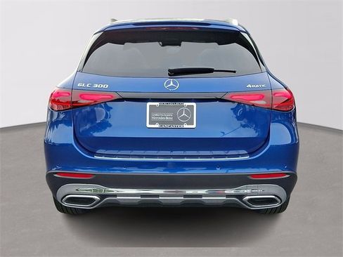 Certified 2025 Mercedes-Benz GLC 300 4MATIC image 5
