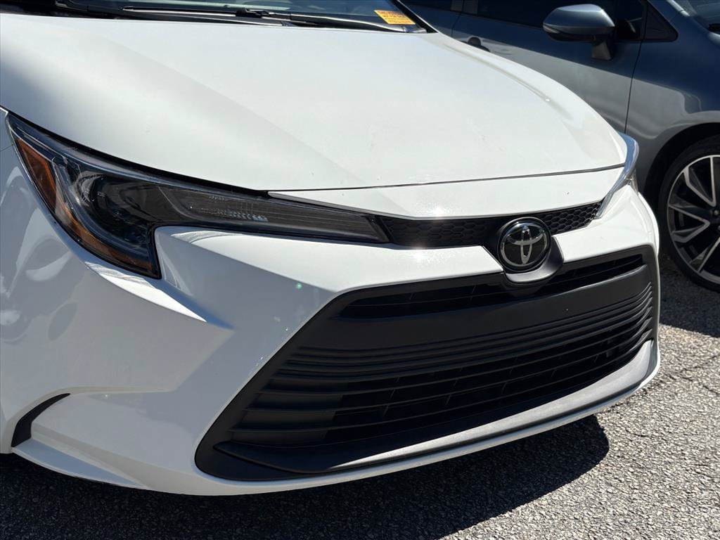 Used 2023 Toyota Corolla LE FWD image 12