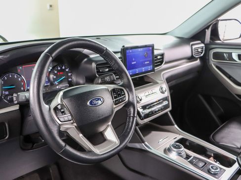 Used 2023 Ford Explorer XLT w/ Equipment Group 202A image 22