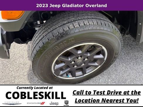 Used 2023 Jeep Gladiator Overland AWD/4WD image 10