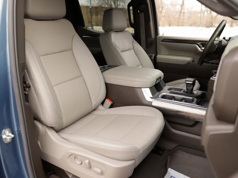 Used 2024 Chevrolet Silverado 1500 LTZ image 33