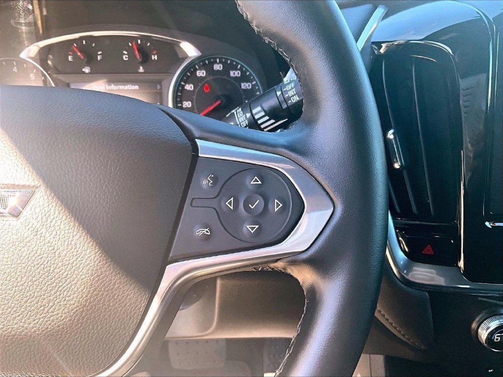 Used 2023 Chevrolet Traverse LT w/ Midnight/Sport Edition AWD/4WD image 25