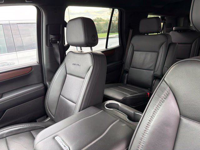 Used 2025 GMC Yukon Denali AWD/4WD image 45