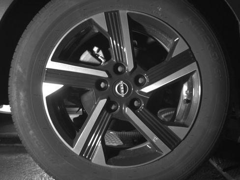 Used 2025 Nissan Sentra SV image 15