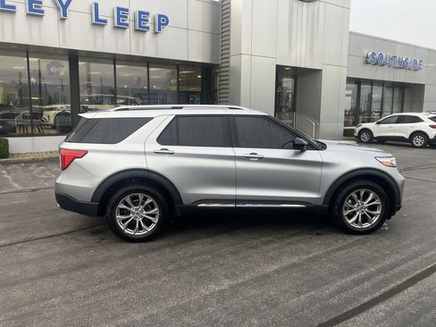 Used 2022 Ford Explorer Limited AWD/4WD image 8