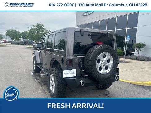 Used 2014 Jeep Wrangler Unlimited Sahara w/ Connectivity Group AWD/4WD image 6