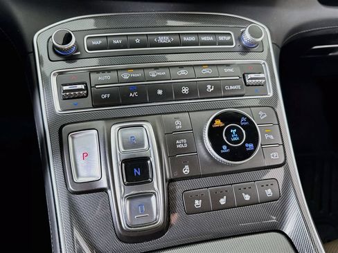 Used 2021 Hyundai Santa Fe Limited AWD/4WD image 18