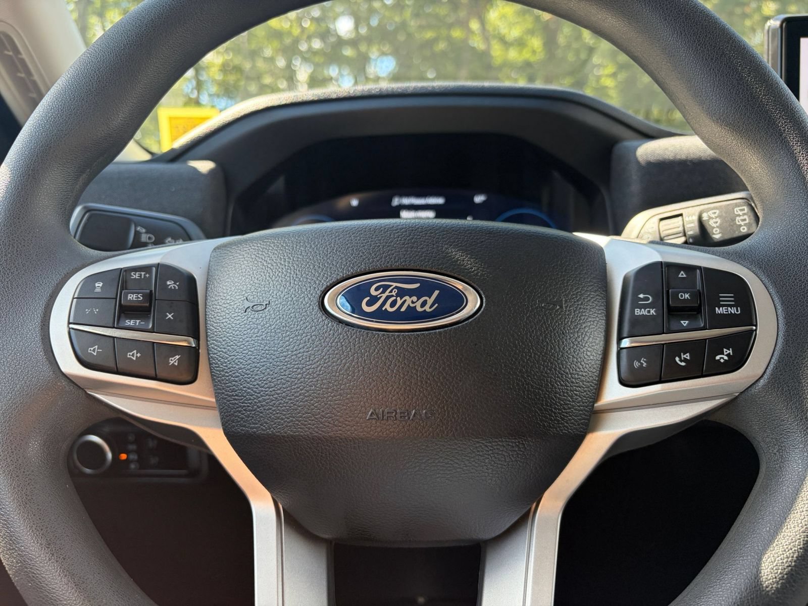 Used 2026 Ford Explorer Active AWD/4WD image 27