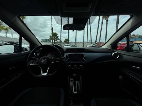 Used 2025 Nissan Versa SV FWD image 31