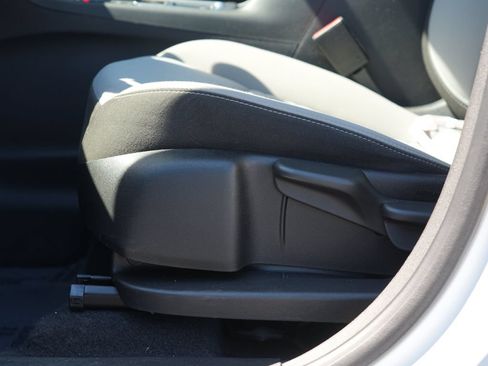 Used 2021 Chevrolet Equinox LS AWD/4WD image 15