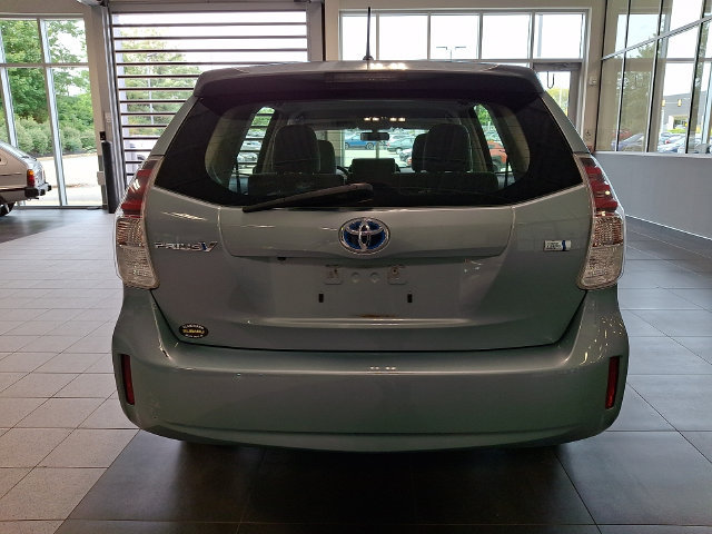 Used 2017 Toyota Prius V Two w/ Carpet Mat Package FWD image 5